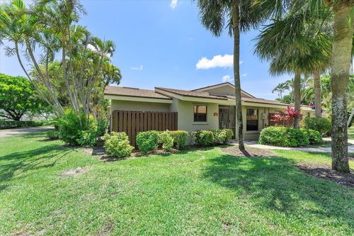 11 Meadows Dr, Boynton Beach, FL, 33436-9123 | Card Image