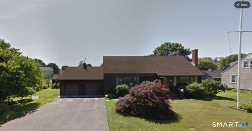 559 Oak Bluff Ave, Stratford, CT, 06615-7720 | Card Image