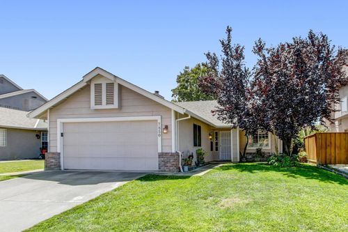 7850 Bonny Downs Way, Elk Grove, CA, 95758-6575 | Card Image