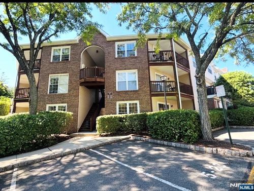 544 Ridge Ln, Fort Lee, NJ, 07024-2145 | Card Image
