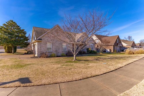 7720 Saint Jordan Cir, Newburgh, IN, 47630-8628 | Card Image