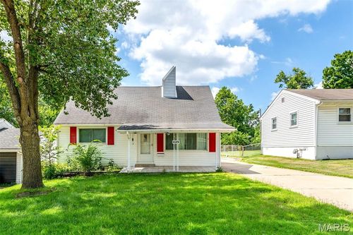 425 Chamberlin Dr, Ballwin, MO, 63021-5104 | Card Image