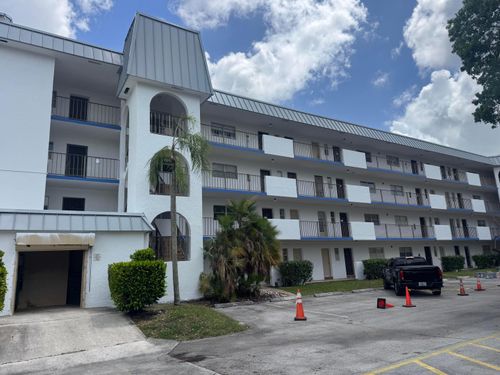 314-6300 S Falls Circle Dr, Lauderhill, FL, 33319-6944 | Card Image