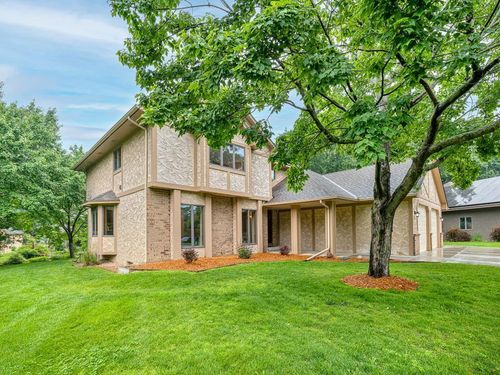 4125 Bridgewater Cir, Vadnais Heights, MN, 55127-6983 | Card Image