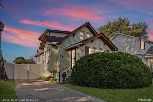 31 Walper Ave, Clawson, MI, 48017-2027 | Card Image