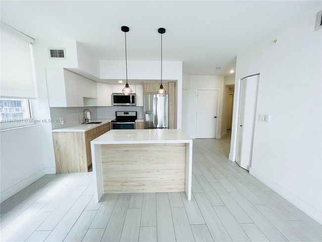APT-802 - 5085 Nw 7 Th St, Home with 2 bedrooms, 2 bathrooms and null parking in Miami FL | Image 4