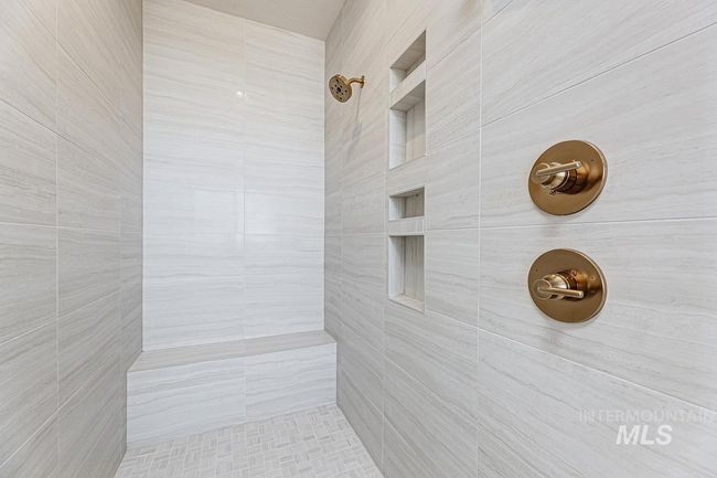 5813 E Marmount Ct, House other with 5 bedrooms, 5 bathrooms and 4 parking in Boise ID | Image 31