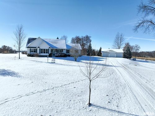 1820 330th Ave, Charlotte, IA, 52731-9674 | Card Image