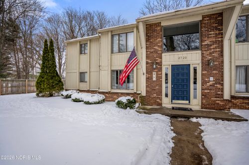 2720 Westcastle Dr, Toledo, OH, 43615-2065 | Card Image