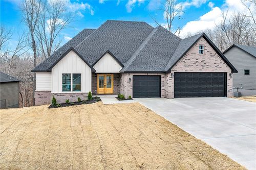 10 York Dr, Bella Vista, AR, 72714-2511 | Card Image