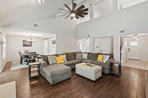 12508 Terra Nova Ln, Austin, TX, 78727-5108 | Card Image