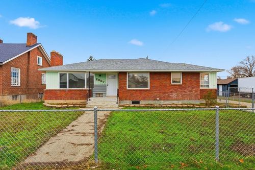 327 E Lacrosse Ave, Spokane, WA, 99207-1754 | Card Image