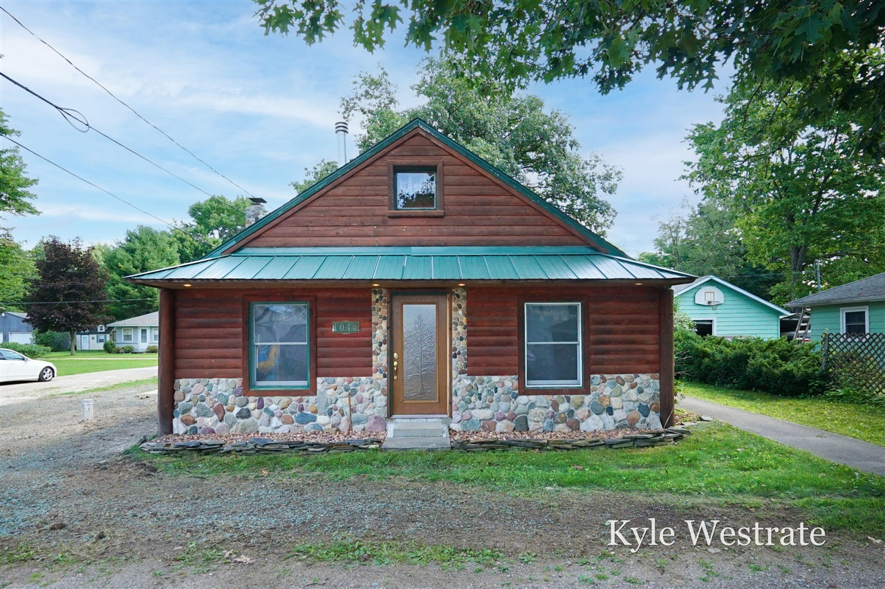 Adams St, Stanton, MI 48888
