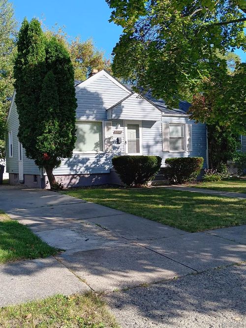 9250 Plainview Ave, Detroit, MI, 48228-1766 | Card Image