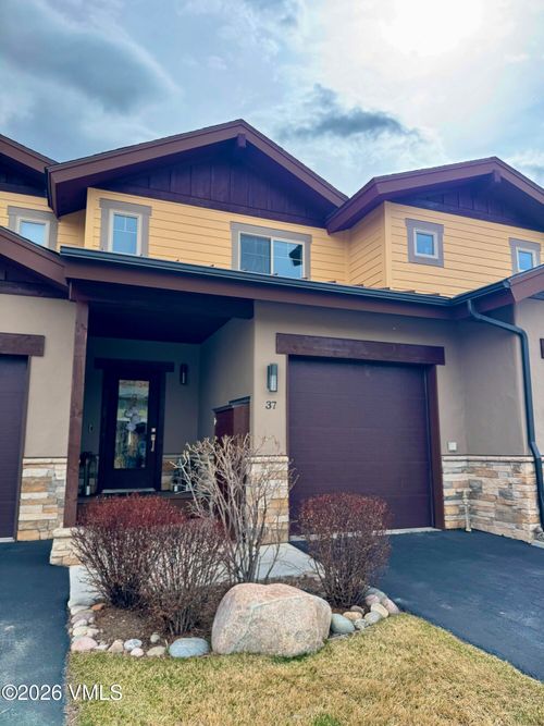 37 Lynx Cir, Gypsum, CO, 81637-5435 | Card Image