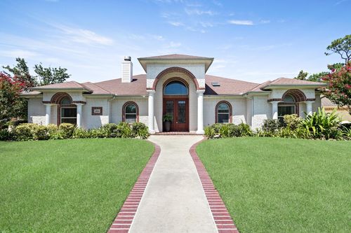 1004 Doornbos Ln, Nederland, TX, 77627-2552 | Card Image