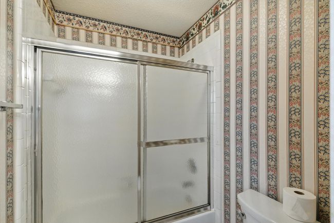 Secondary full bath upstairs | Image 19