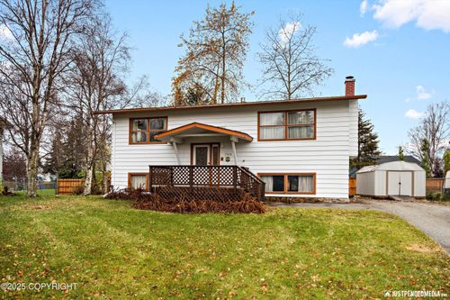 7520 Papa Cir, Anchorage, AK, 99518-2041 | Card Image