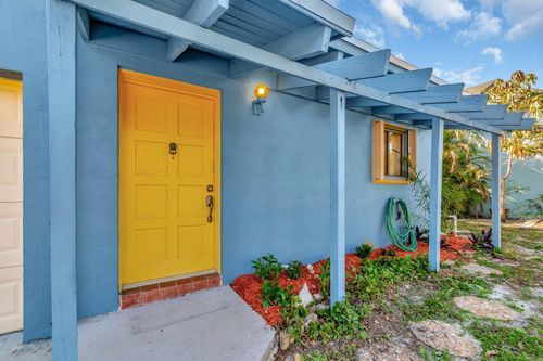 2462 Sundy Ave, Delray Beach, FL, 33444-2128 | Card Image