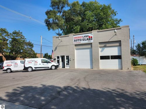 1103 S Union Street, Traverse City, MI, 49684 | Card Image