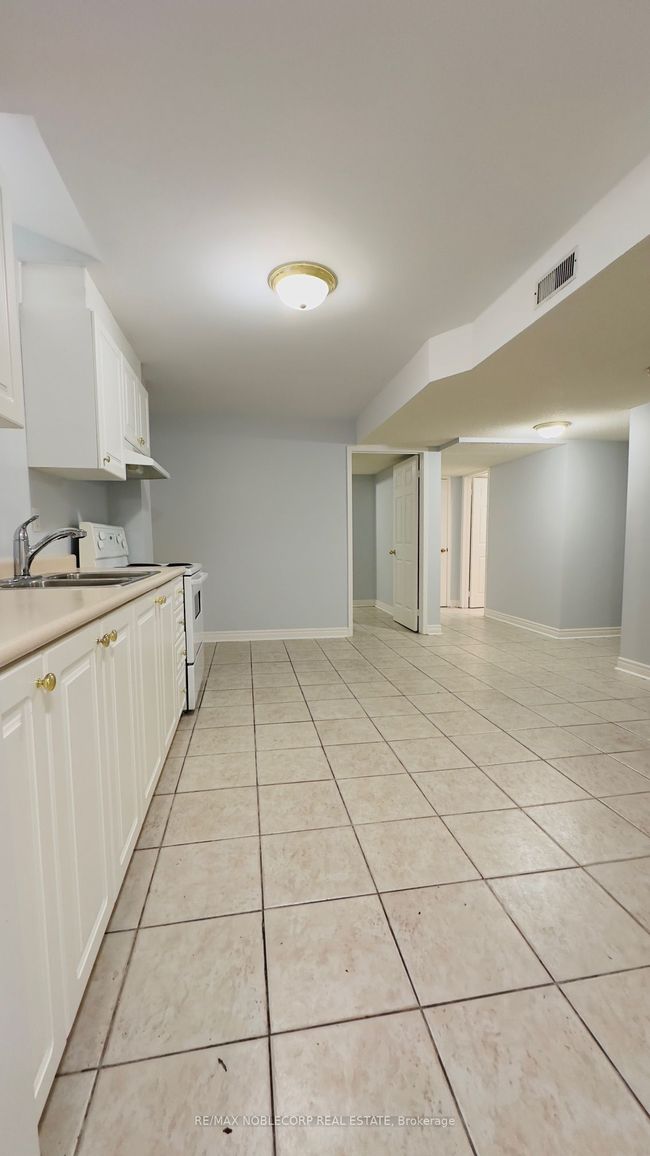 188 View Crt North, House other with 1 bedrooms, 1 bathrooms and 2 parking in Vaughan ON | Image 11