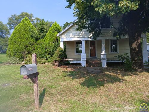 110 S 13th St, Herington, KS, 67449-2529 | Card Image