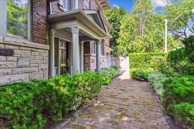 106 Douglas Dr, House other with 5 bedrooms, 5 bathrooms and 4 parking in Toronto ON | Image 2