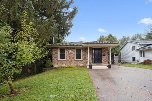 653 Perry St, Fergus, ON, N1M2R5 | Card Image