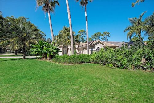 6572 Chestnut Cir, NAPLES, FL, 34109-7810 | Card Image