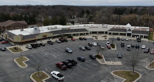 1429 60th St Se, Kentwood, MI, 49508-7065 | Card Image