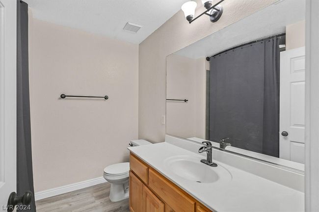 Second Floor Bathroom | Image 23