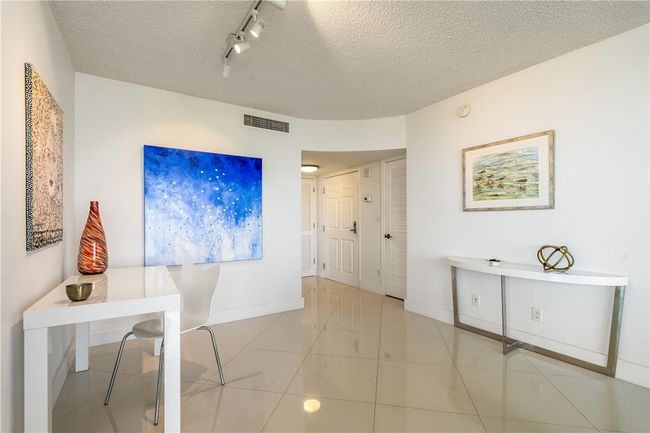 APT-702S - 3554 Ocean Dr, House attached with 2 bedrooms, 2 bathrooms and null parking in Vero Beach FL | Image 8