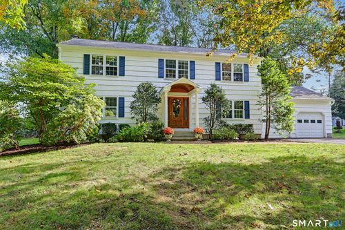 100 Holiday Rd, Fairfield, CT, 06825-1128 | Card Image