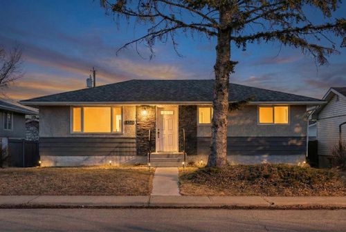 4520 Greenview Dr Ne, Calgary, AB, T2E5R6 | Card Image