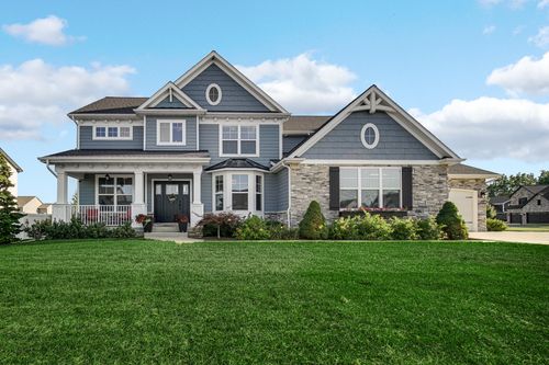 2204 Stirling Dr, Valparaiso, IN, 46383 | Card Image