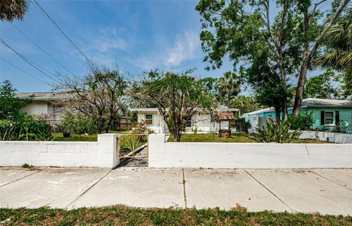 306 Banana St, TARPON SPRINGS, FL, 34689-3606 | Card Image