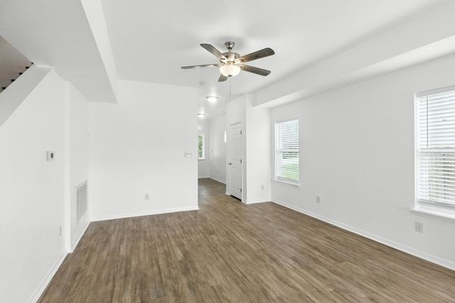 1004 E Fannin St, Home with 0 bedrooms, 0 bathrooms and null parking in Luling TX | Image 8
