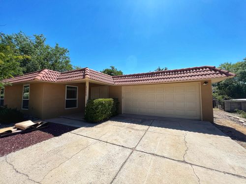 4328 Magnolia Dr Ne, Albuquerque, NM, 87111-4230 | Card Image