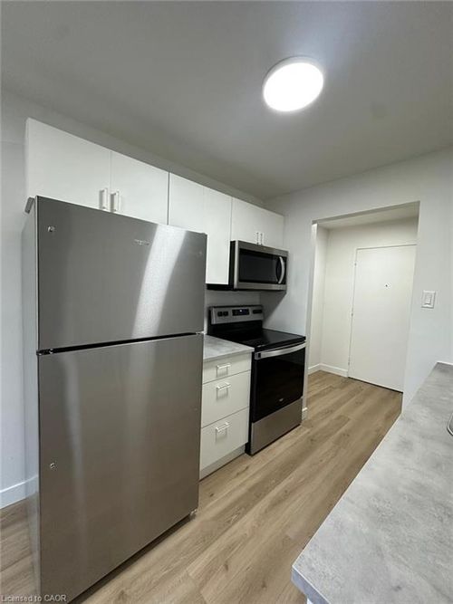 08-705 Glen Forrest Blvd, Waterloo, ON, N2L4K7 | Card Image