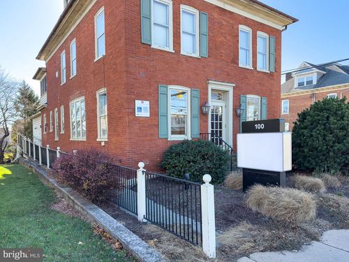 100 E Main St, NEW HOLLAND, PA, 17557-1228 | Card Image