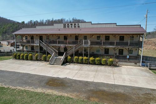 121 Kanawha Ridge Rd, Dugspur, VA, 24325 | Card Image