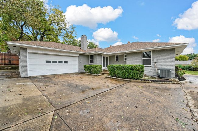 9211 Crestlake Dr, House other with 3 bedrooms, 2 bathrooms and null parking in Dallas TX | Image 9