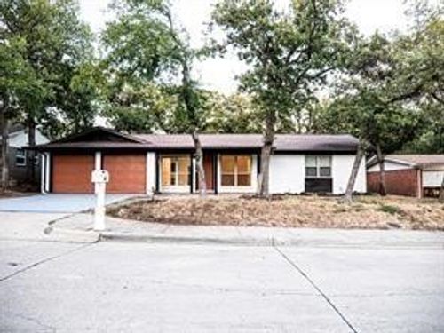 65 Somerset Ter, Bedford, TX, 76022-6540 | Card Image