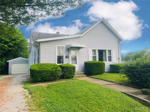 606 W Lebanon St, Nashville, IL, 62263-1353 | Card Image
