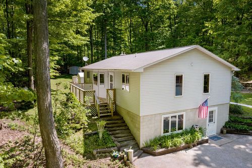 2057 Glory Rd, Frankfort, MI, 49635-9365 | Card Image