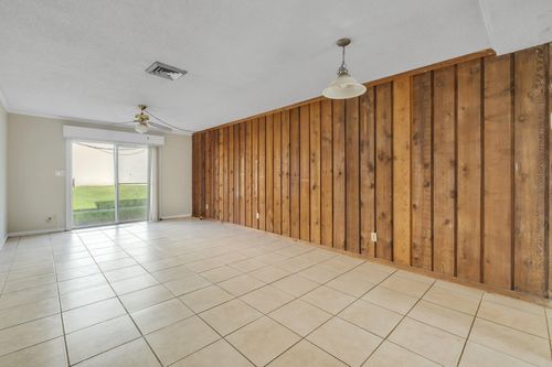 apt-156-2325 W Pensacola St, TALLAHASSEE, FL, 32304-3086 | Card Image