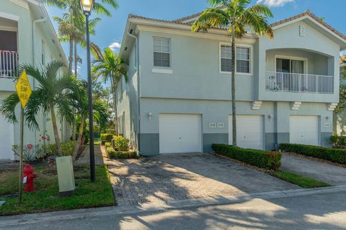 3149 Laurel Ridge Cir, Riviera Beach, FL, 33404-1840 | Card Image