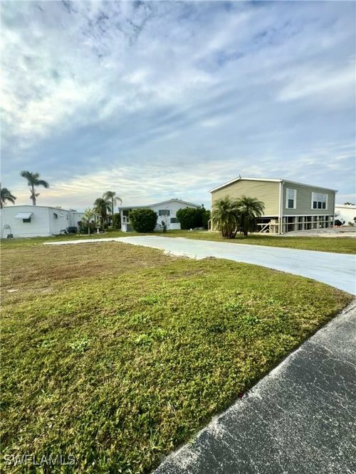 386 Tricia Ln, FORT MYERS, FL, 33908-3401 | Card Image