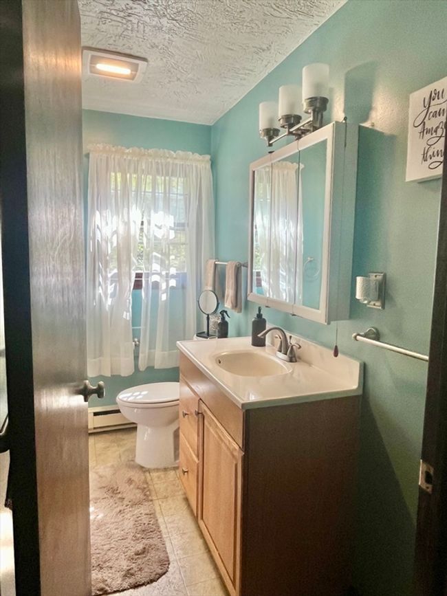 15 Old County Rd, Home with 6 bedrooms, 3 bathrooms and 4 parking in Holland MA | Image 18