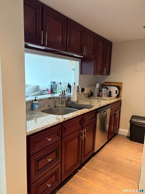 1207-127 Greyrock Pl, Stamford, CT, 06901-3111 | Card Image
